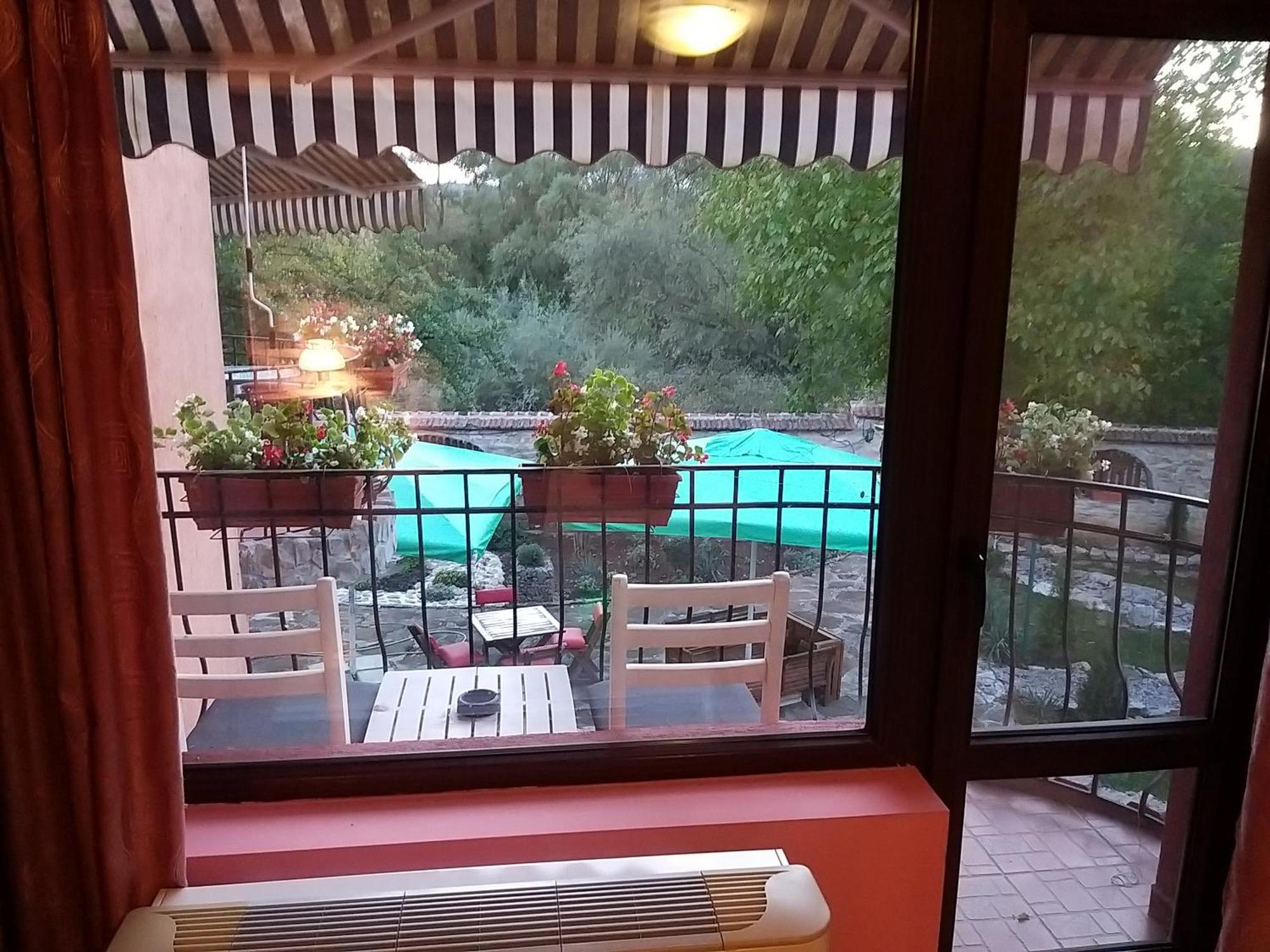 Hotel Kesta Za Gosti " Tam Krai Rekata " Slivek Habitación foto