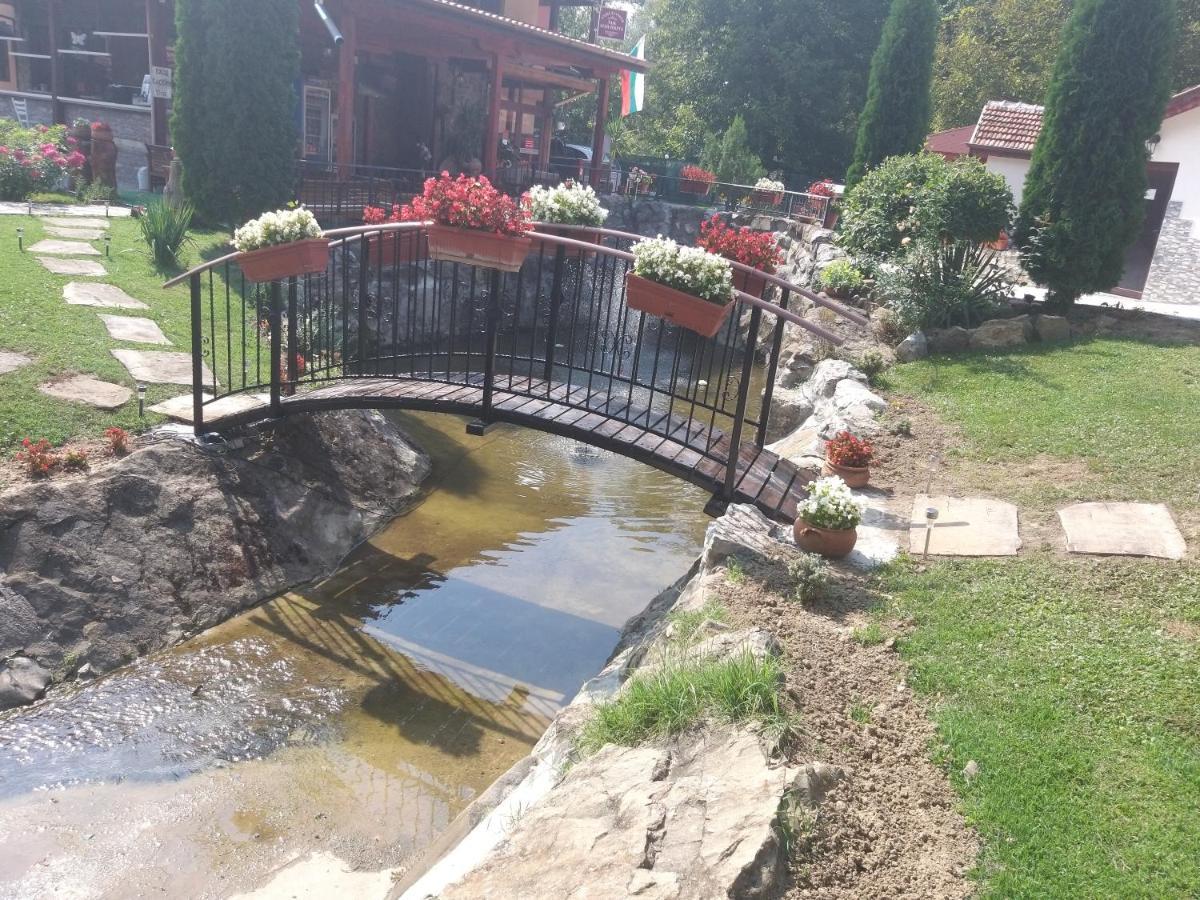 Hotel Kesta Za Gosti " Tam Krai Rekata " Slivek Exterior foto